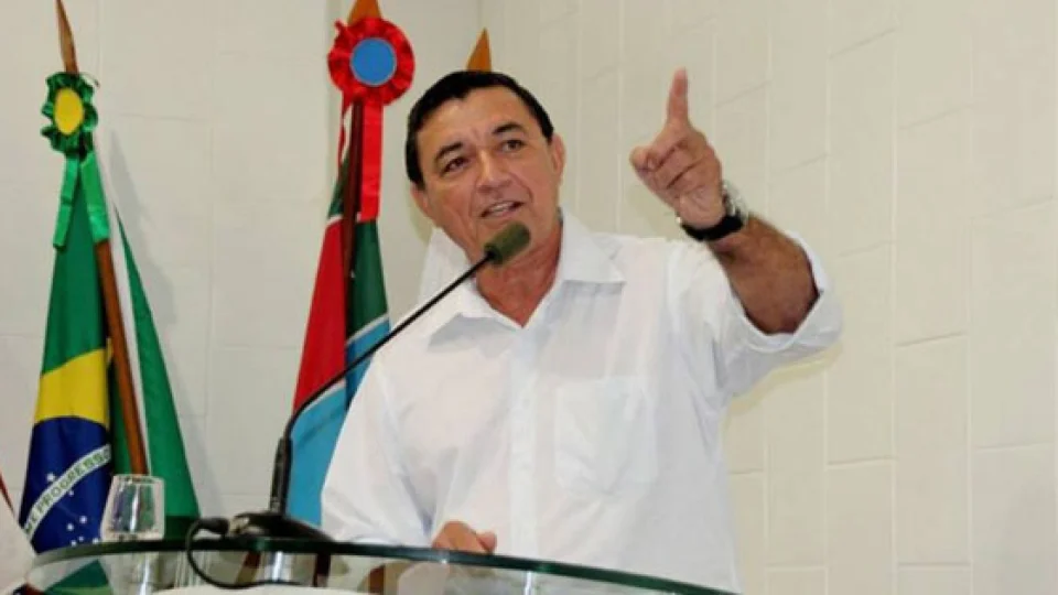 Ex-prefeito de Itacoatiara é condenado a devolver R$ 25,5 milhões