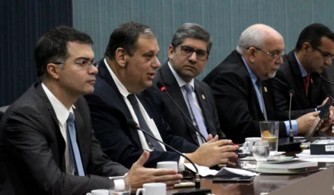 Internautas criticam postura de vereadores em audiência para discutir uso da máquina pública no caso Flavio: “Um show de horrores”