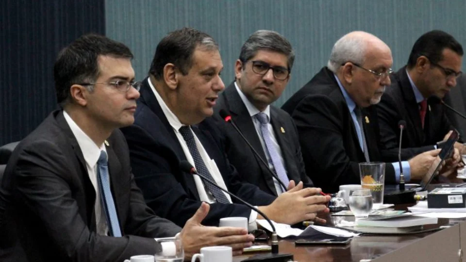 Internautas criticam postura de vereadores em audiência para discutir uso da máquina pública no caso Flavio: “Um show de horrores”