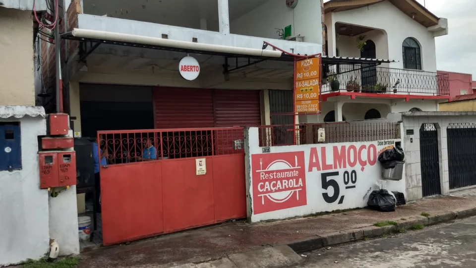 Homens invadem restaurante e furtam panelas, na Alvorada