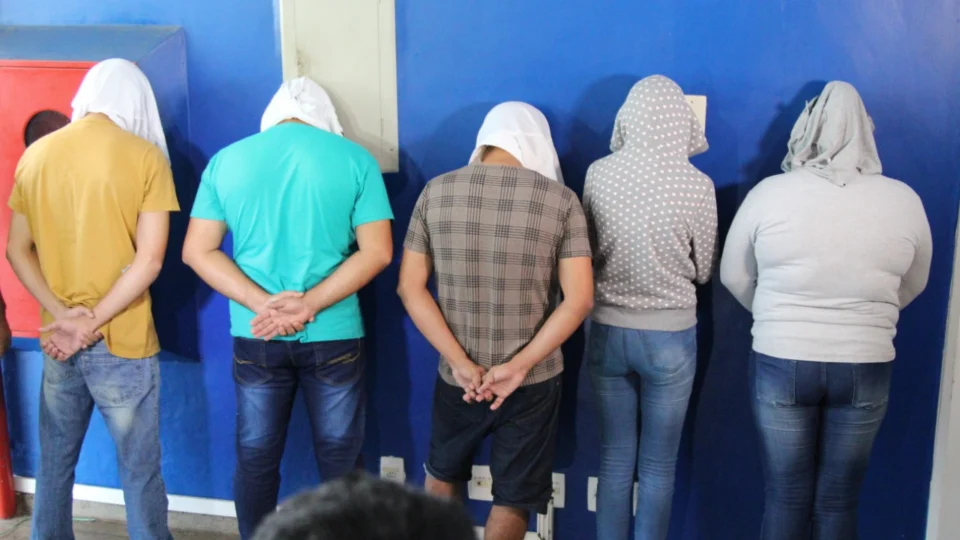 Grupo criminoso é preso acusado de aplicar golpe estimado em meio milhão de reais em Centro Universitário