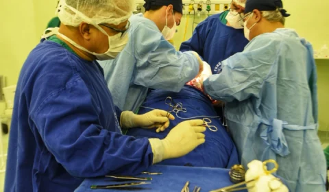 Reconstrução mamária devolve autoestima das mulheres e ajuda no tratamento do câncer