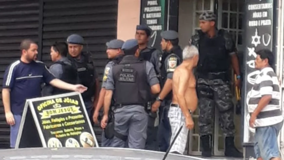 Dois homens são mantidos reféns em uma joalheria no bairro Coroado