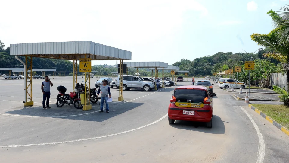 Número de provas no Detran-AM cresce 39% após aumentar o número de examinadores