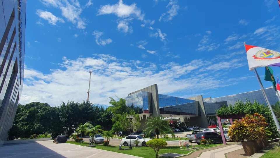 Pleno do TCE-AM aprecia 83 processos na próxima segunda-feira