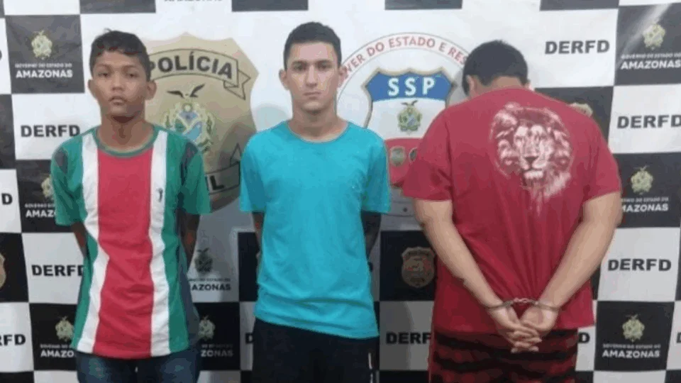 Impedidos: prestes a assaltar um mercadinho, trio é preso por PMs, no Mundo Novo