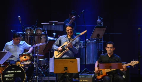 História da musica Pop internacional é interpretada pela Amazonas Band no Teatro da Instalação