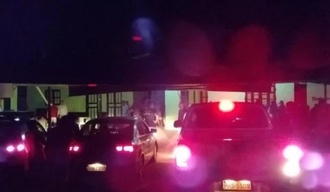 Dois homens são assassinados a tiros em bar em Codajás (AM)