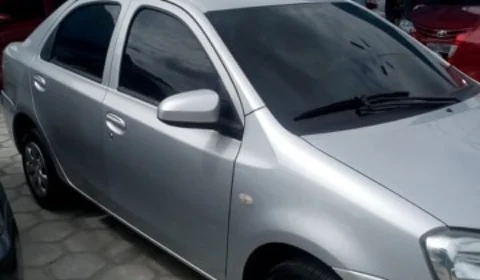 Criminosos roubam carro que era dirigido por estudante na Zona Norte de Manaus