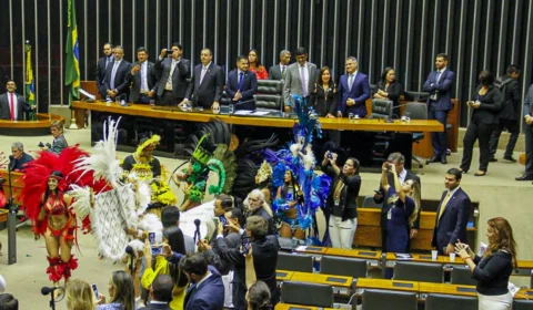 Em Brasília, Caprichoso e Garantido embalam homenagem ao turismo e a cultura do Amazonas