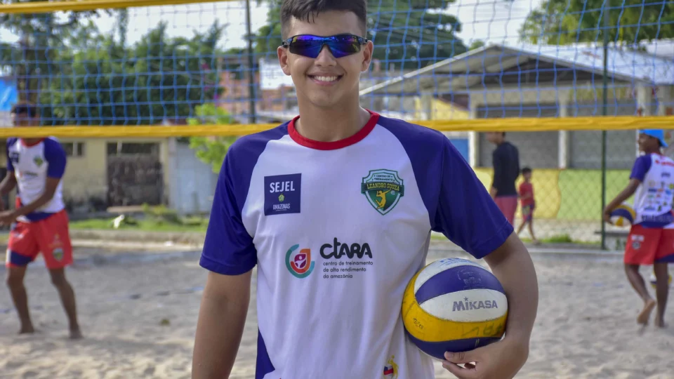 Jovem é convocado para treinar na Seleção Brasileira de Vôlei de Praia