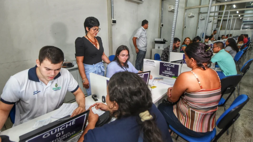 Sine-AM amplia captação de vagas e encaminhamentos ao mercado de trabalho