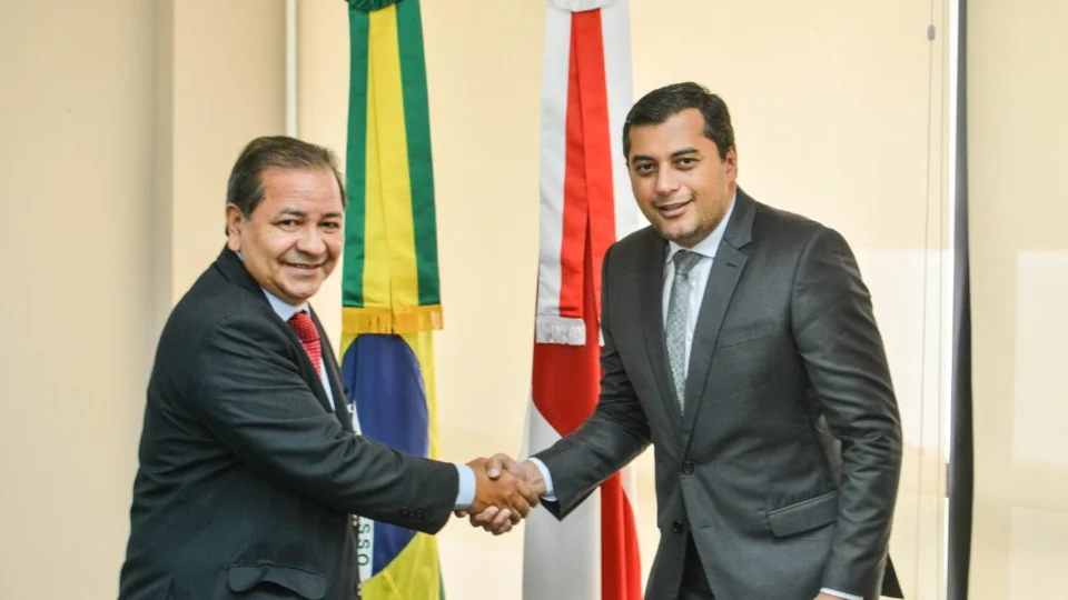 Wilson Lima empossa Otávio Gomes como controlador-geral do Estado