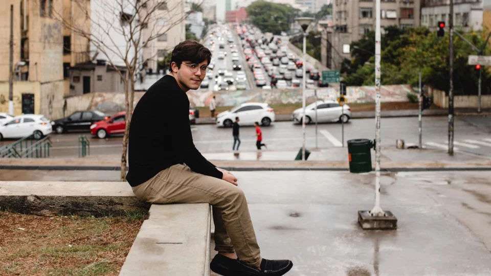 Artista amazonense lança novo single baseado em sua experiência