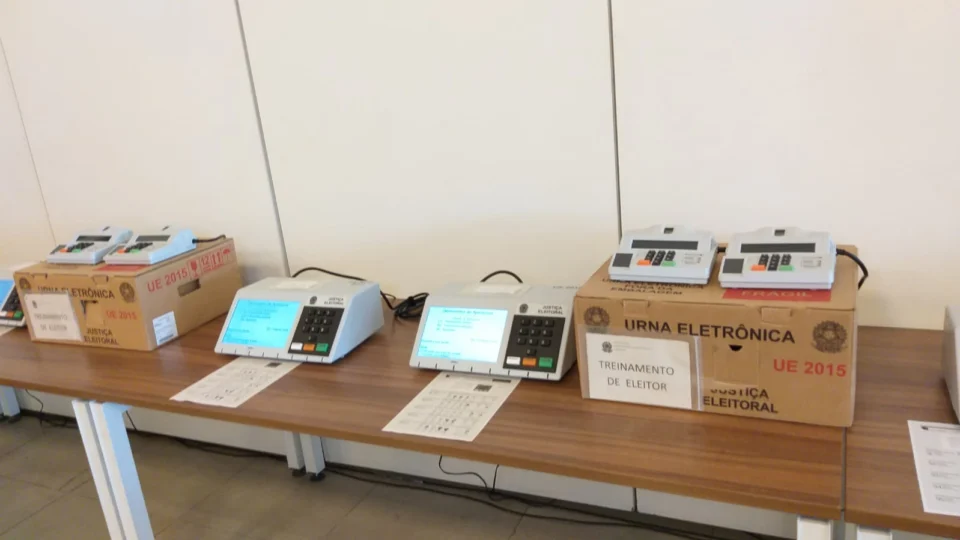 ‘Eleitor do Futuro’: evento conscientiza alunos sobre o voto consciente