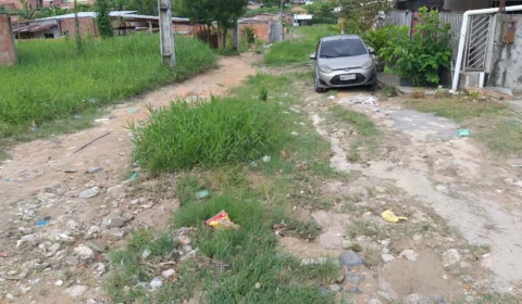 Falta de Infra Estrutura na rua Santa Marta coloca em risco a vida de moradores