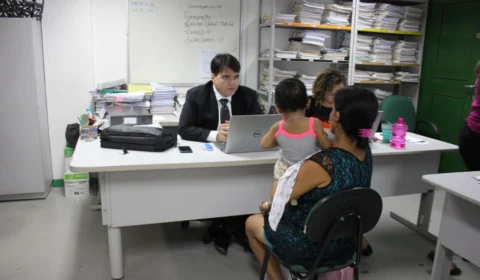 Vítimas do incêndio no Educandos são ouvidas pela Defensoria Pública