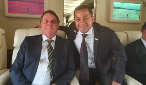 Presidente Bolsonaro e Delegado Pablo aproveitam voo para conversar sobre futuro do AM
