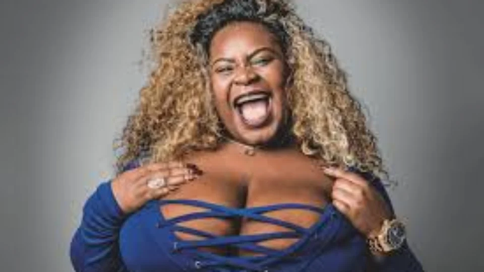 Jojo Todynho posa de topless após cirurgia: “Serei sempre gorda e gostosa”
