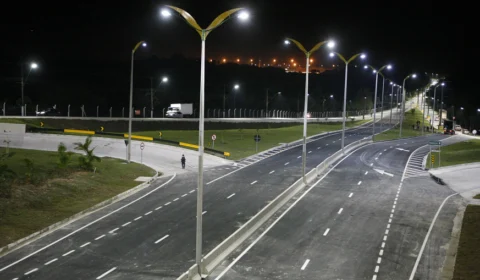 Tribunal de Contas suspende licitação para iluminação pública em Manaus