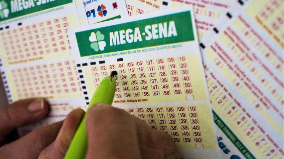Mega-Sena pode pagar R$ 20 milhões neste sábado (18)