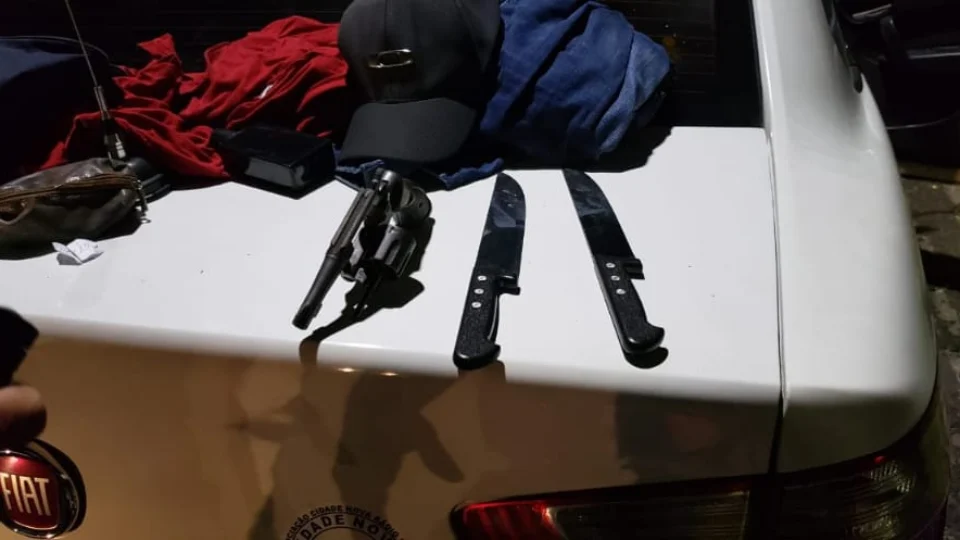 Assaltantes são presos após aterrorizar passageiros na linha de ônibus 560