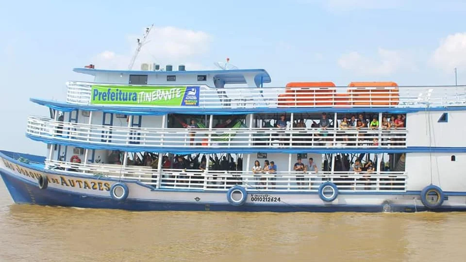 Alunos de Autazes perdem PSC, pois barco da prefeitura fica no “prego”