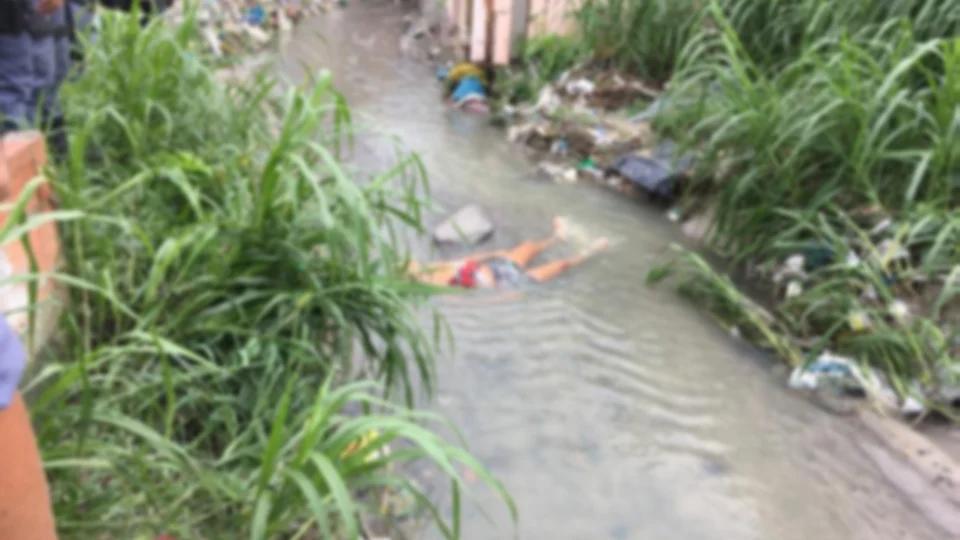 Mulher degolada foi encontrada em igarapé na rua Galiléia, Comunidade Nossa Senhora de Fátima I