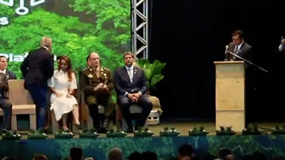 Arthur vira as costas para Governador após Polícia Civil indiciar filhos de Betinha Valeiko