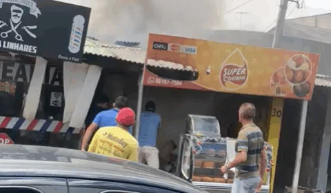 Vídeo: Incêndio em lanche no Bairro da Paz, na zona Centro-Oeste