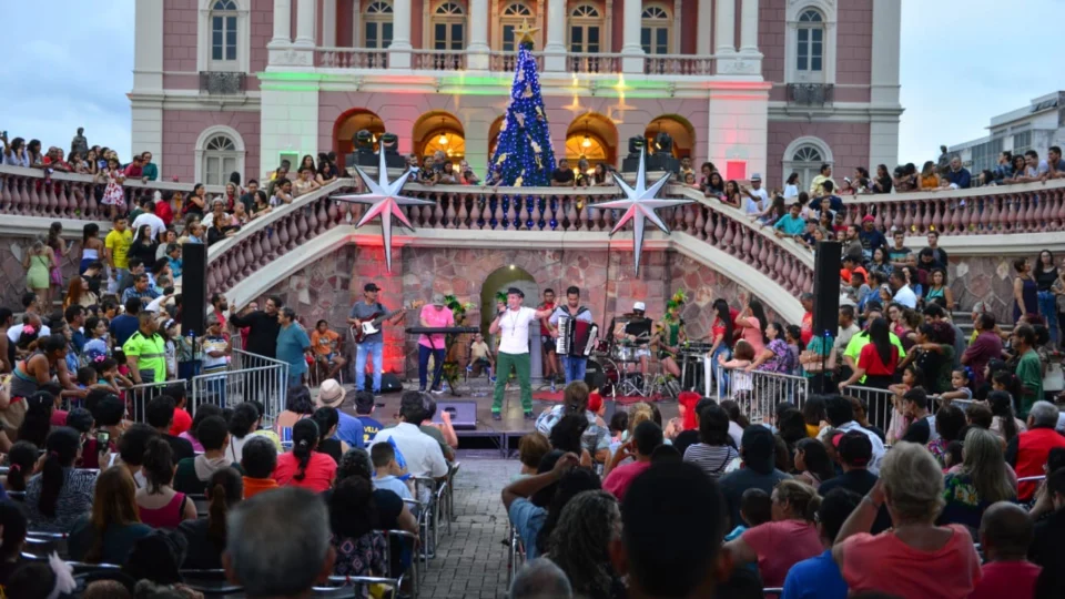 Programação “Presente de Natal” levou mais de 59 mil pessoas ao Largo de São Sebastião e entorno