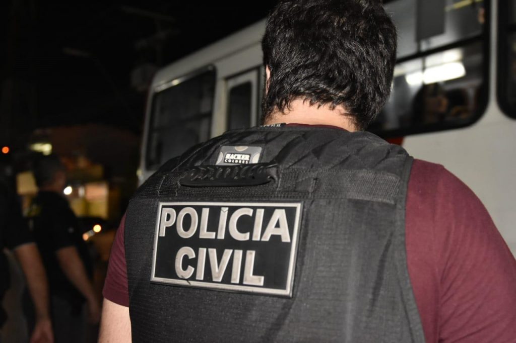 Polícia Civil monta, na Delegacia-Geral, central de flagrantes para casos de desobediência ao decreto governamental
