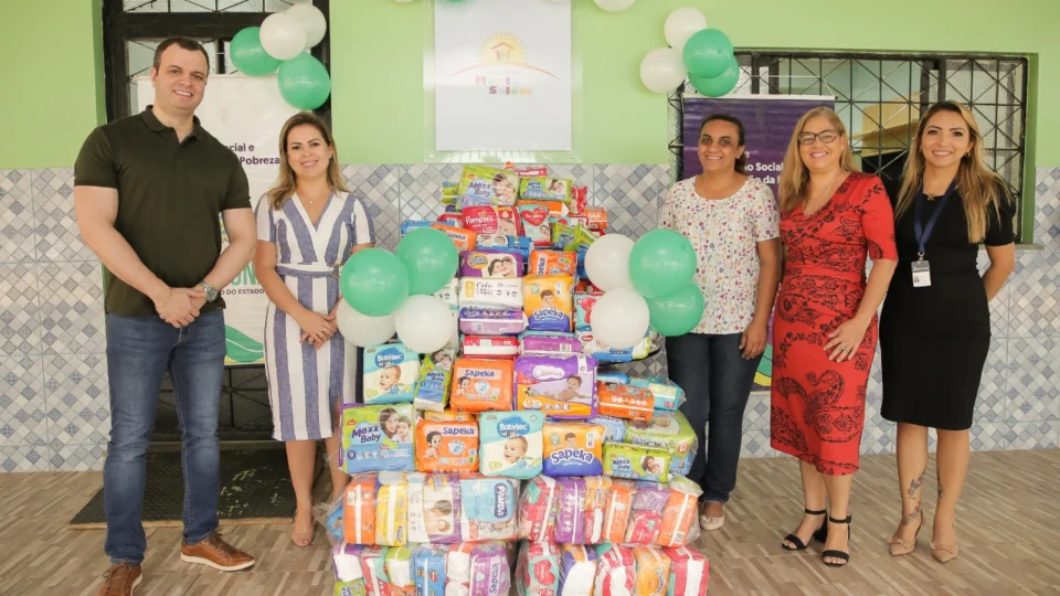 Detran-AM e FPS doam cerca de 400 fraldas descartáveis ao abrigo Monte Salém