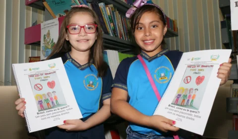 Escola estadual estimula alunos a discutirem preconceitos com desenhos e poesias