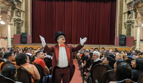 Teatro Amazonas comemora 123 anos com visita teatralizada gratuita para amazonenses