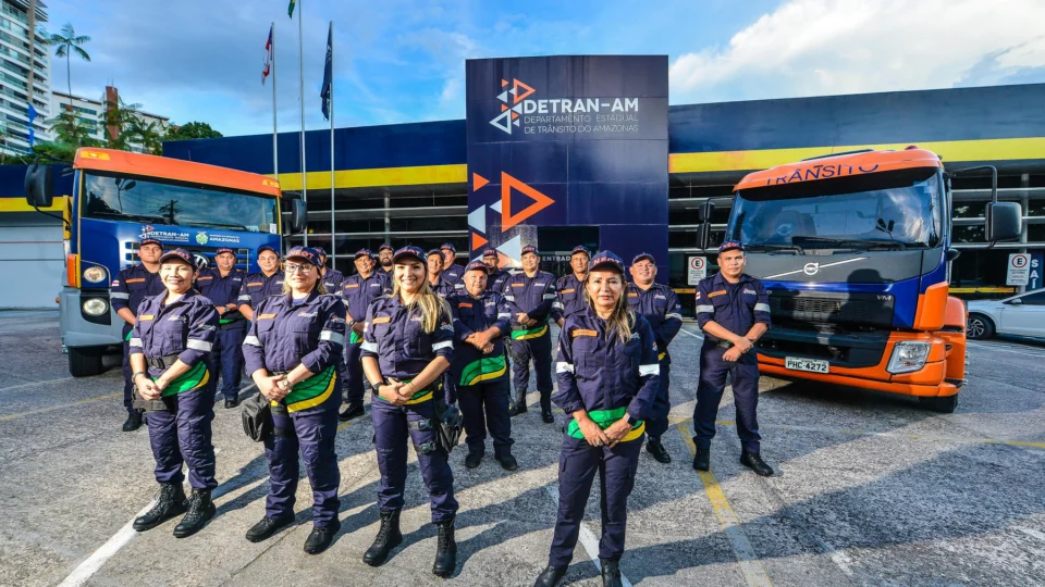 Detran-AM investe em fardamento dos agentes de trânsito e novo bafômetro