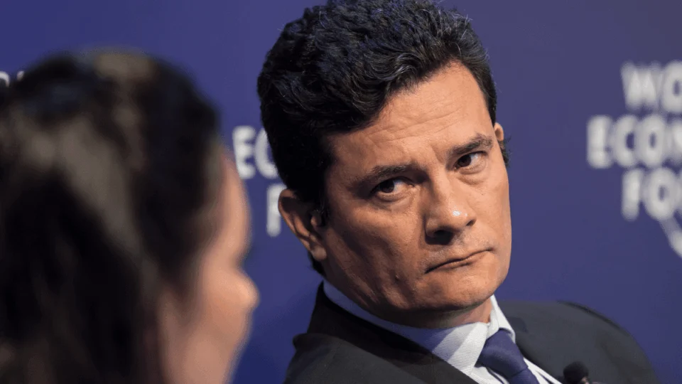 Celso de Mello desafia e ameaça generais do governo com condução coercitiva em inquérito de Sergio Moro