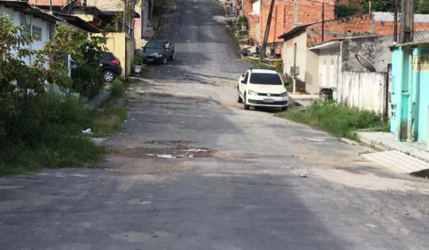 Moradores reclamam dos buracos em rua do bairro Cidade Nova, zona Norte