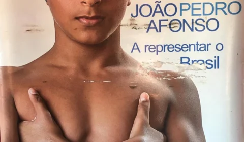 Nadador amazonense de 14 anos busca apoio para continuar competindo nacionalmente