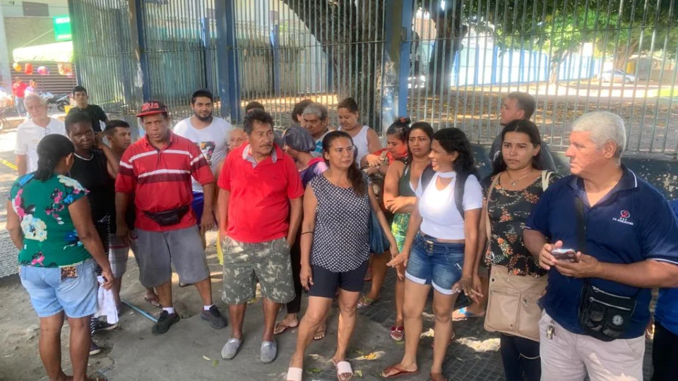 Vendedores ambulantes são expulsos do Centro de Manaus pela Prefeitura
