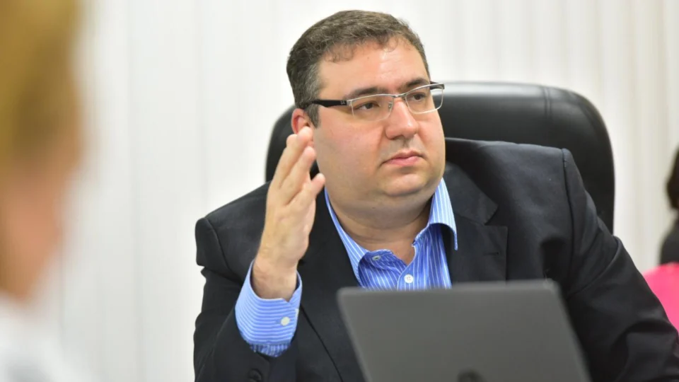 O Governo do Amazonas vai recuperar R$ 240 milhões em autos de infração devidos pela Petrobras ao Estado