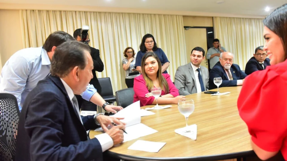 Governador em exercício, Yedo Simões, aprovou lei que autoriza operação de crédito e ajustes na previdência estadual