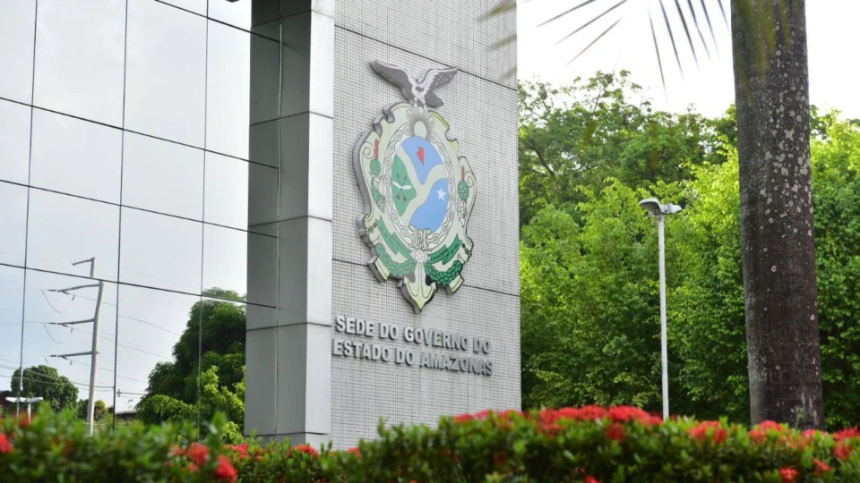 Governo do Amazonas começou a pagar nesta quinta-feira (19) a segunda parcela do 13º salário dos servidores