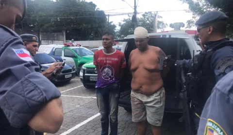 Após perseguição e troca de tiros, dupla de assaltantes é presa com carro roubado