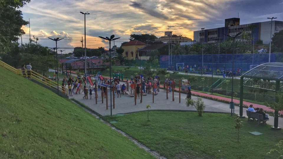 Governador Wilson Lima entrega Praça Elza Simões de Oliveira, no Centro de Manaus