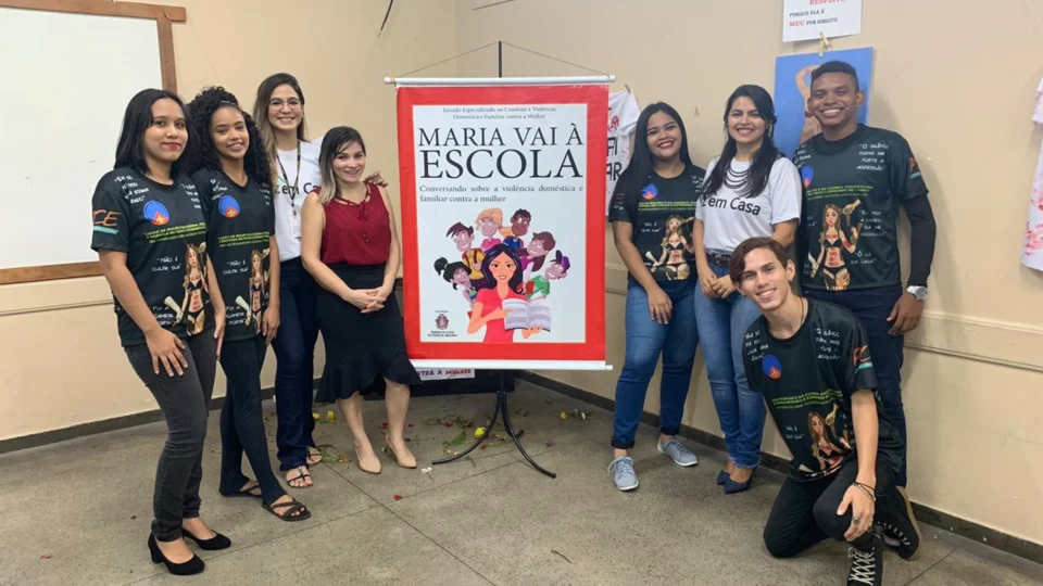 Justiça pela Paz em Casa: TJAM leva orientações sobre Lei Maria da Penha, à alunos da rede pública
