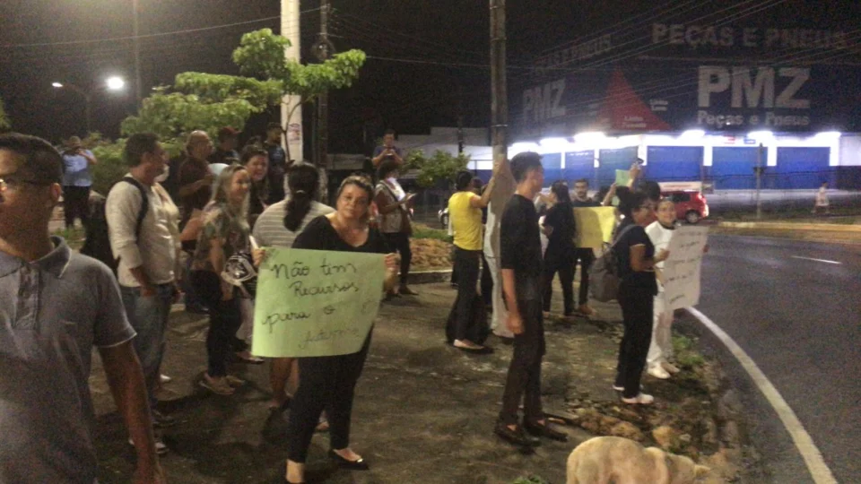 Deputados reunem 20 cabos eleitorais em segunda tentativa de protesto contra o Governo do AM