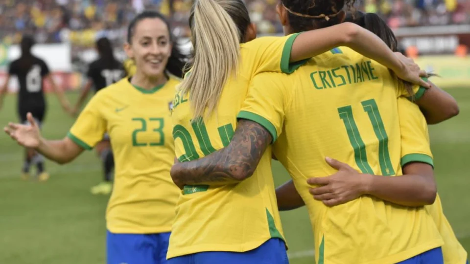 Seleção brasileira feminina se despede com vitória da temporada 2019