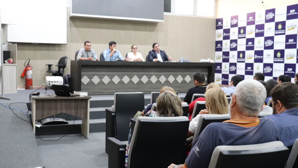 Servidores estaduais participam de curso de agente de trânsito promovido pelo Detran-AM