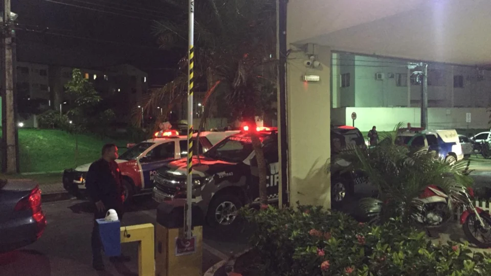 Criança é baleada durante ataque de pistoleiros em condomínio fechado na zona Norte de Manaus